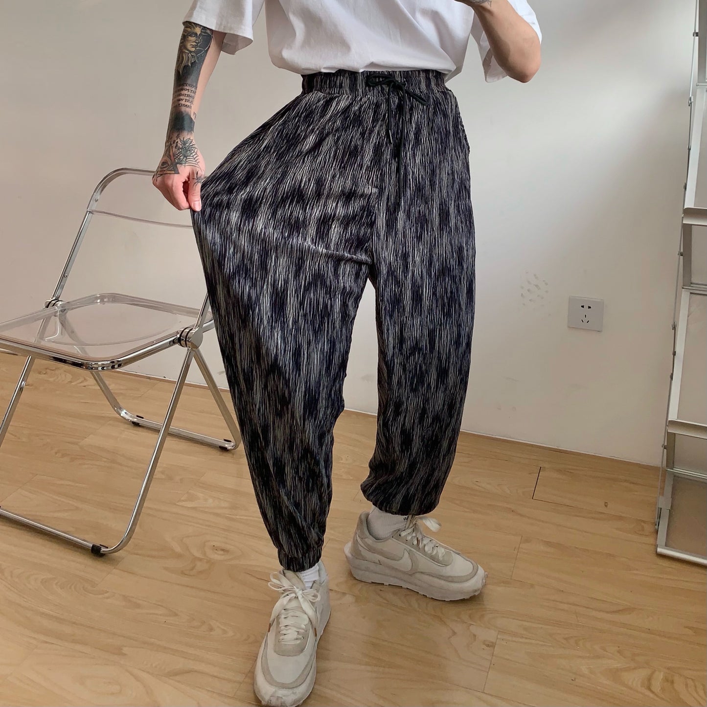 Early Spring Lazy Casual Pants Men'S Pleated Straight Tube Drape Design Korean Wide Leg Pants Men'S Pants