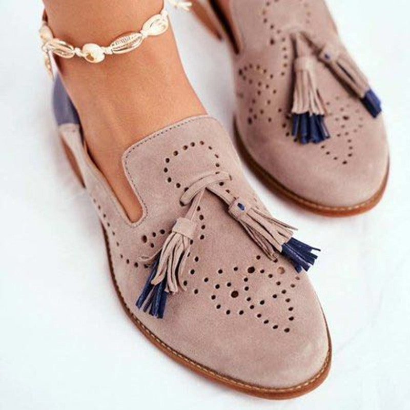 Carved tassel shoes